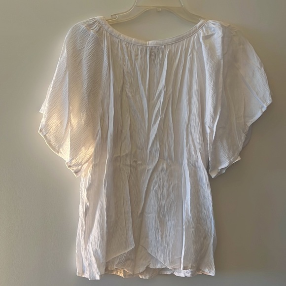 Tommy Bahama white flutter sleeve blouse - Picture 6 of 8
